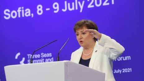 Георгиева отрече да е действала в полза на Китай