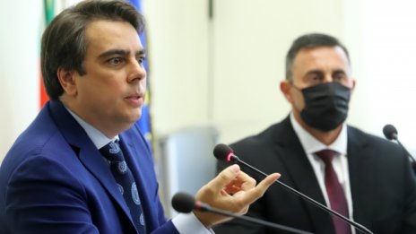 Асен Василев: Шефът на НАП е бил заплашван, засегнал e интерес на бизнесмен 