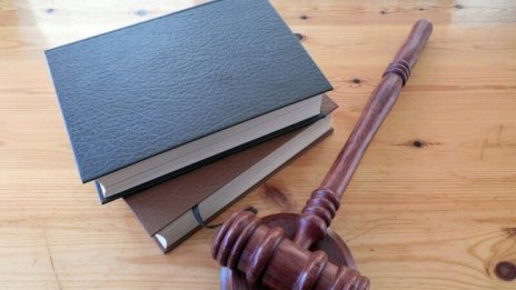 Осъдиха инспектор от РЗИ – Габрово заради подкупи