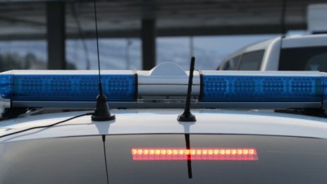 Тийнейджъри ограбиха дядо, взеха му златен пръстен 