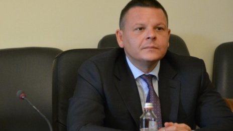 Има готовност за евакуация на екипажа на заседналия кораб