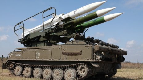 Показват бойна техника, охраняваща българското небе