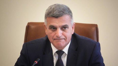 Янев освободи трима заместник-министри 