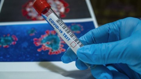 Русия с нов антирекорд – близо 900 с COVID-19 починаха за ден