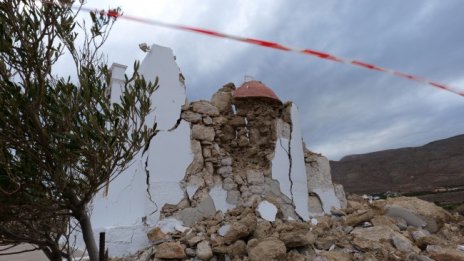 Вторичните трусове след мощното земетресение на Крит продължават