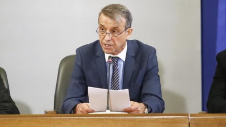 Проф. Костов: Добре е да се постави трета доза след шестия месец