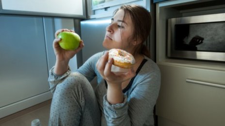 Нещо сладко преди сън? Ето какво се случва в тялото