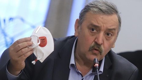 Въпросът за сертификатите трябвало да се постави лятото