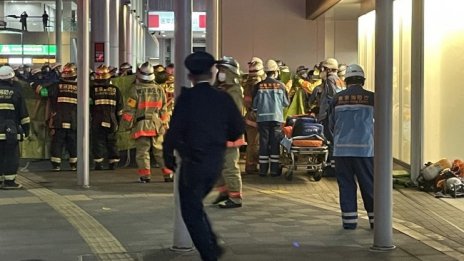 Мъж, облечен като Жокера, нападна пътници в японски влак
