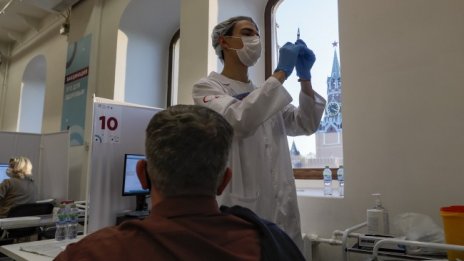 Кои хора не се заразяват с коронавирус или го карат леко?