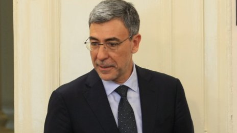 Вълчев: Няма разлика в начина, по който ходиш на дискотека или в университет