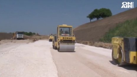 Скандалът: Неграмотни и кримки зад кухите фирми, "прали парите" за "Хемус"