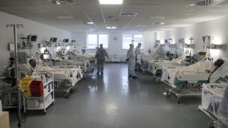 COVID-19 вилнее в Сърбия, ситуацията е на моменти катастрофална