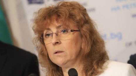 Виктория Василева от "Има такъв народ" пристигна с теснолинейка в Банско