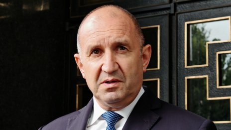 Радев за самолета с фон дер Лайен: Измислен скандал