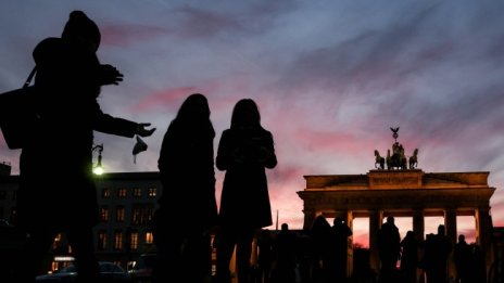 Германци се оплакват от българите, те отговарят: Ние внасяме живот тук 