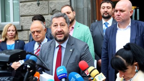 Оставаме твърди - без ГЕРБ и ДПС в управлението, обяви Христо Иванов