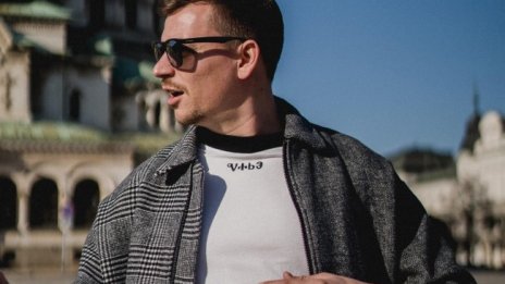 Силата на влиянието онлайн: Инфлуенсърите в ерата на световната дезинформация 