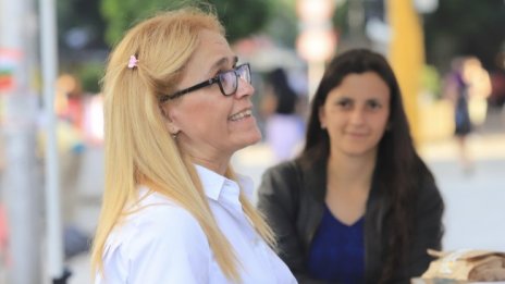 Десислава Иванчева роди син тази сутрин