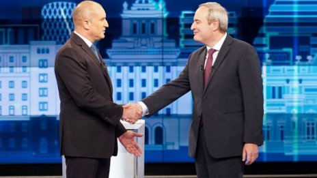 Решаващият вот: Кой ще бъде новият президент - Радев или Герджиков?