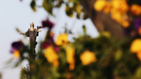 Времето днес: Облачно, на места с валежи
