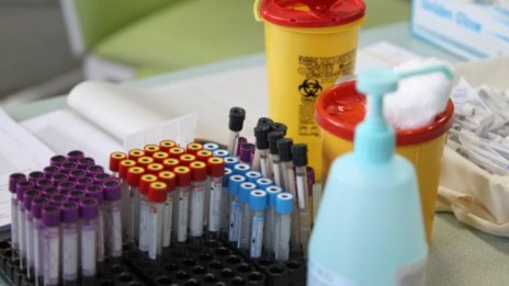 Бустерната доза става задължителна за сертификат във Франция