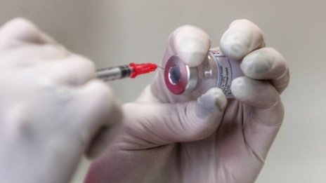 Ще спрат ли ваксините варианта Омикрон на коронавируса?