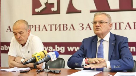БЛС търсил сметка на доц. Мангъров за интервю 