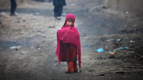 Отчаяни, без надежда: Момичетата в Афганистан все още не могат да се върнат на училище