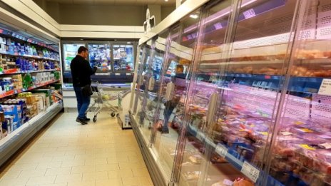 Мезетата и родните пържоли за Коледа по-скъпи и от вносно месо