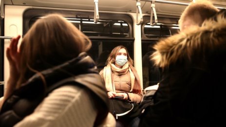 Омикрон настъпва, регистриран е в три страни на Балканите