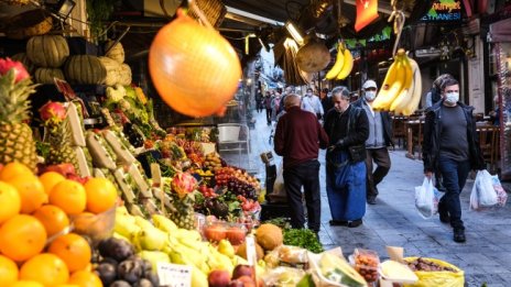 Ограничения в продажбите на стоки от първа необходимост в Истанбул 