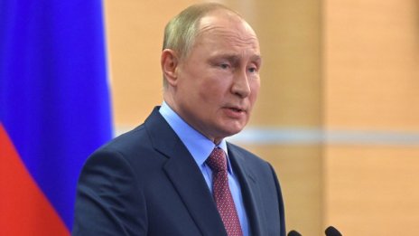 След разпада на СССР Путин карал такси за допълнителен доход 