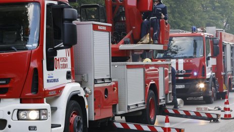 Разраства се пожарът около Костинброд, обявено е частично бедствено положение