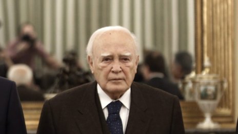 Почина бившият гръцки президент Каролос Папуляс