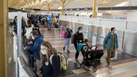 В САЩ: Омикрон се разпространява най-много на места с висока ваксинация