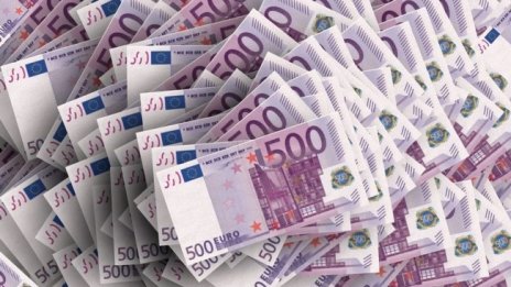 Еврото - втората най-използвана валута, стана на 20 години днес