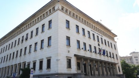 Заплатите в БНБ растат с 5% без тези на членовете на УС