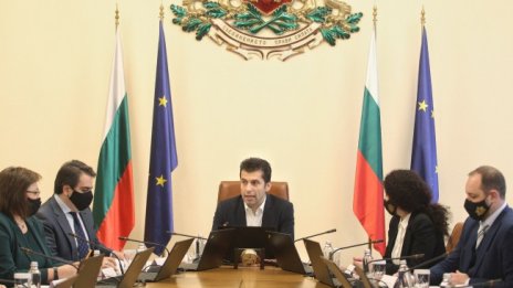 Проверяват всеки починал със сертификат къде се е ваксинирал