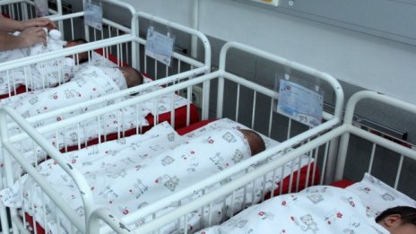 Александър и Виктория - най-предпочитаните имена сред новородените у нас