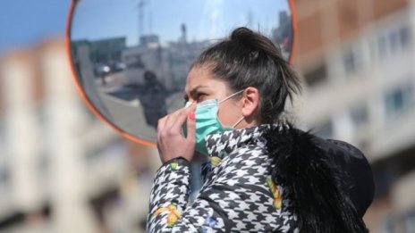 Заради "Омикрон" може да има хиляди заразени, но малко в болница 