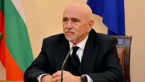 Проверяват възможностите за пускане на самолетна линия София-Скопие