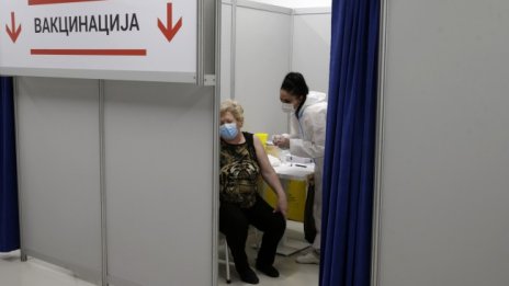 COVID карта на Балканите: Драстичен ръст на новите случаи в страните