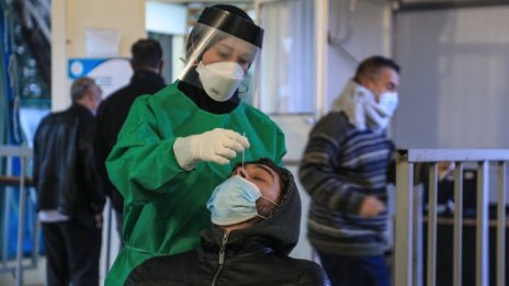 Гърция отново изисква тест за COVID преди влизане в страната 
