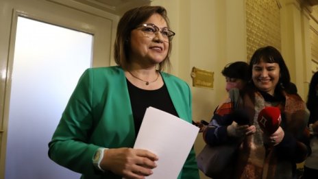 Нинова: Решението на КСНС е защита на националния интерес