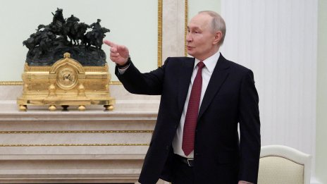 Защо Путин не процъфтява в анархичния свят на Тръмп?