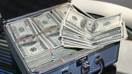 Дъщеря на Назарбаев изтеглила над $300 млн., купила луксозни имоти
