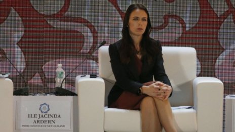 Премиерката на Нова Зеландия отлага сватбата си заради Омикрон