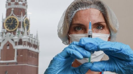 Русия регистрира над 100 000 заразени с COVID за ден