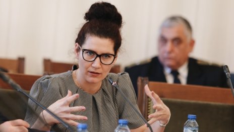 Константинова: Битката е корупцията да се изчисти